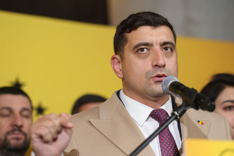 Simion: Votăm orice moţiune împotriva acestui guvern