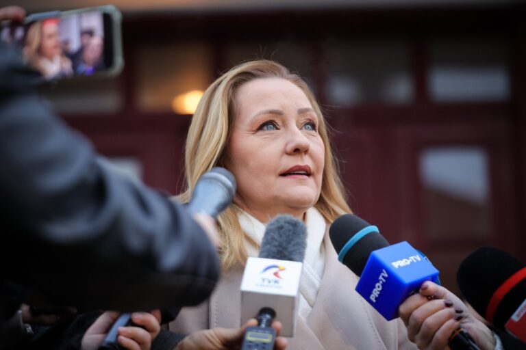 Lasconi: I-am spus lui Ciolacu că aş fi dispusă să renunţ la candidatură şi să-l susţinem pe Ilie Bolojan / Reacția premierului
