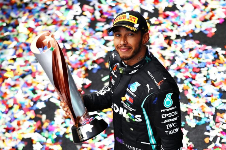 Formula 1: Lewis Hamilton vrea să vorbească limba italiană pentru a se adapta mai uşor la Ferrari