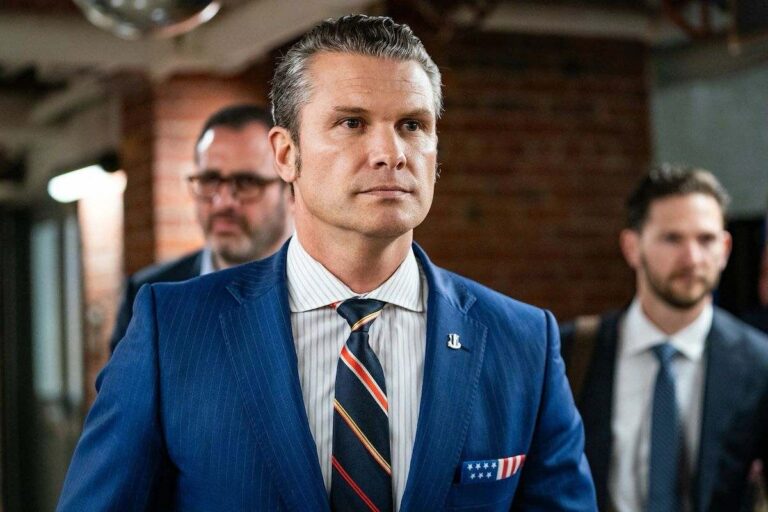 Hegseth îndeamnă aliaţii să crească achiziţiile de armament american destinat Kievului
