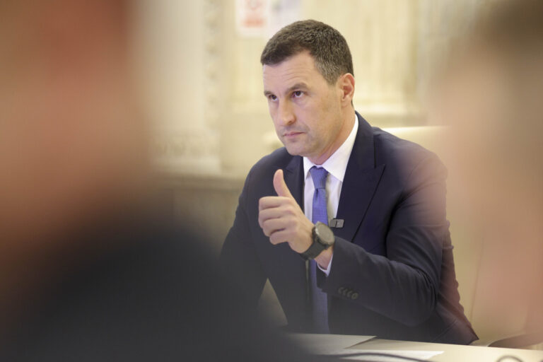Tanczos Barna: România va putea atinge ţintele de deficit asumate doar prin măsuri ferme