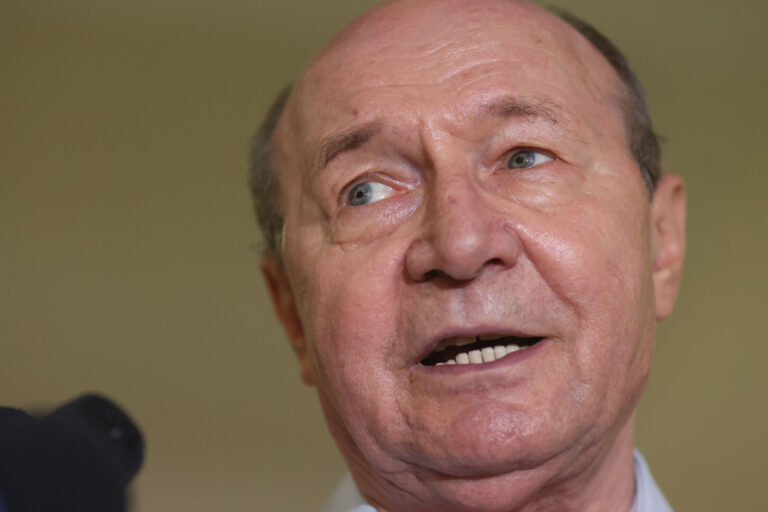 Băsescu: Am votat îngrijorat / România nu e într-o situație grozavă