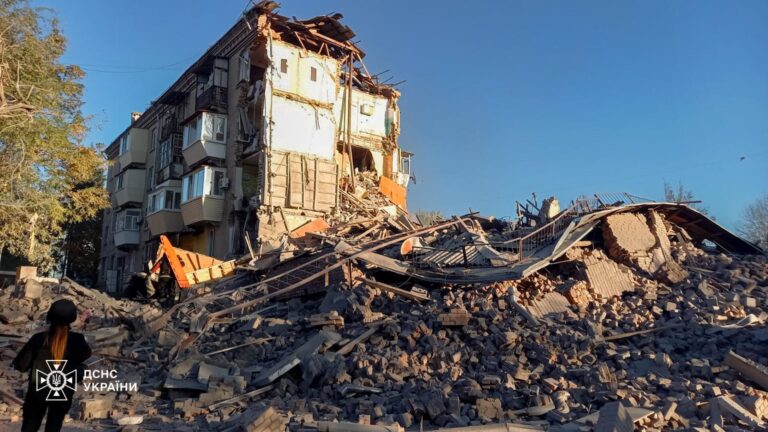 Ucraina acuză Rusia de comiterea unor „crime de război”