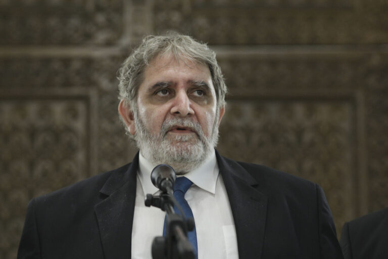 Varujan Pambuccian (minorităţi): De mâine va trebui să revenim la masa coaliţiei, să discutăm ce nu a funcţionat şi ce trebuie făcut