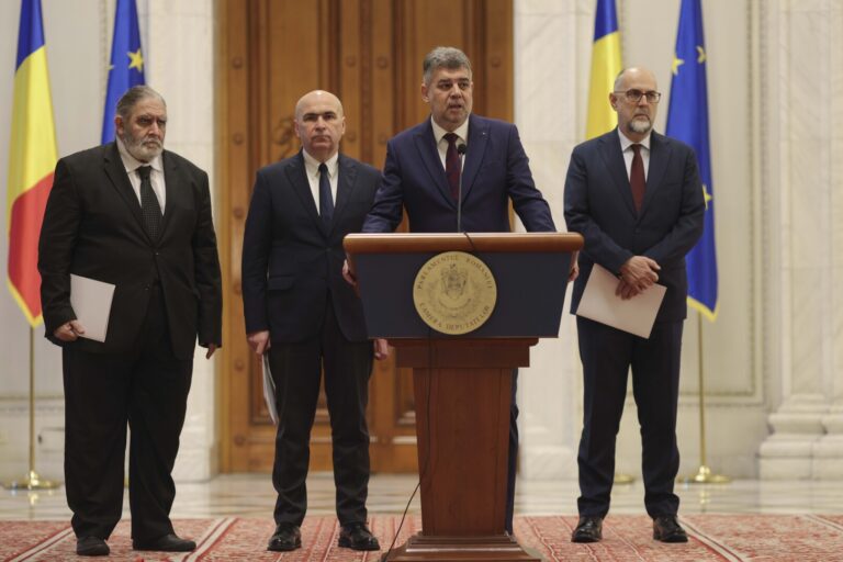 Şedinţă a coaliţiei de guvernare pentru finalizarea bugetului pe 2025. Crin Antonescu participă la discuţii