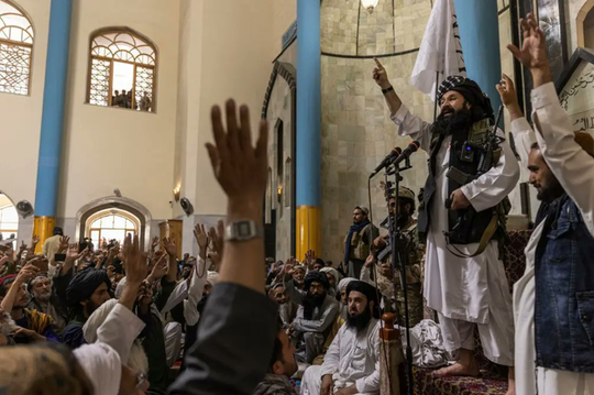 Ministrul taliban al Refugiaților, Khalil Ur-Rahman Haqqani, asasinat într-un atentat sinucigaș revendicat de Statul Islamic