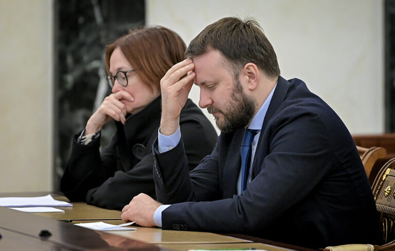 Putin a pierdut pariul. De ce Banca Centrală a Rusiei nu reușește să învingă inflația și care sunt consecințele