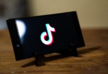 Comisia Europeană acuză TikTok de o lipsă de protecţie a minorilor
