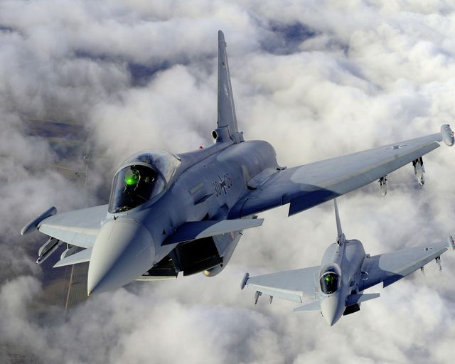 Zece drone au survolat uzina din Germania unde se produce Eurofighter, cel mai recent episod dintr-o serie de zboruri misterioase