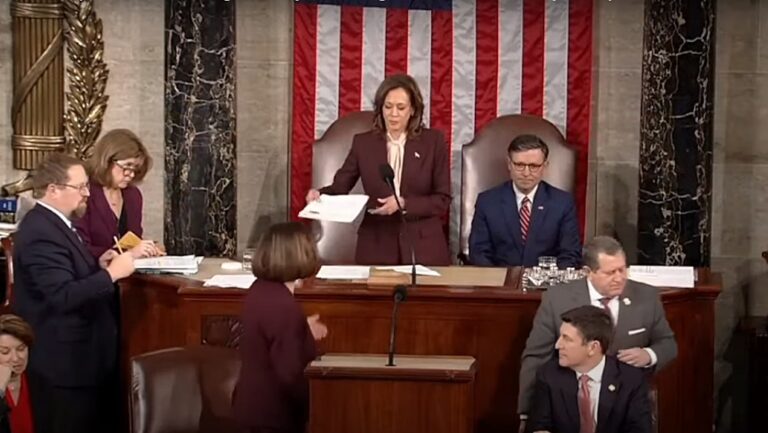 Congresul SUA s-a reunit pentru a certifica revenirea lui Donald Trump la Casa Albă. Cu câteva minute înainte, Trump l-a acuzat pe Biden că a făcut tranziţia „cât mai dificilă posibil”