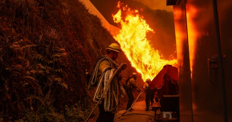 Incendiile devastatoare din Los Angeles: Bilanţul morților a crescut la zece