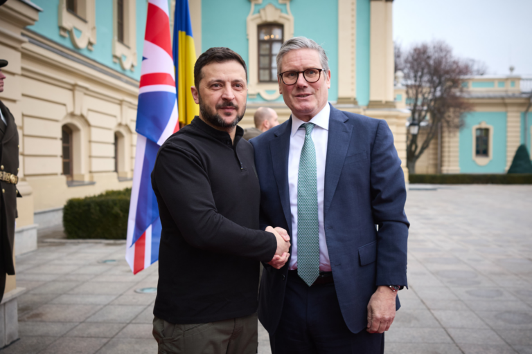 Acord „istoric” de 100 de ani între Ucraina și Regatul Unit