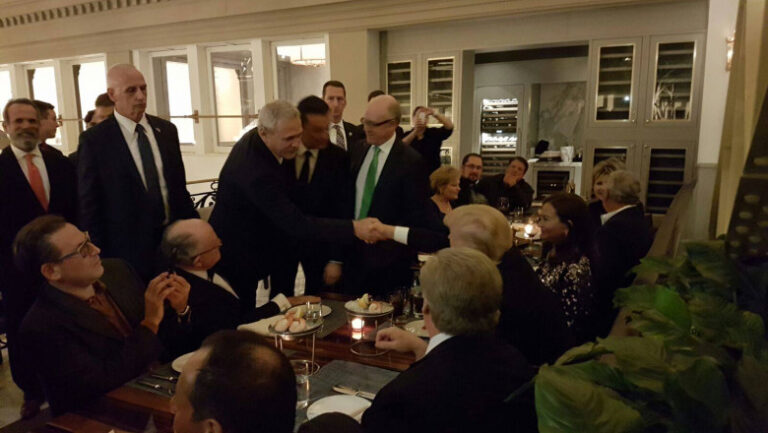 Povești vânătorești. Când vedeți poze cu Simion, Neamțu și Ponta la Washington, amintiți-vă de super-poza cu Dragnea (și cu Grindeanu) din 2017