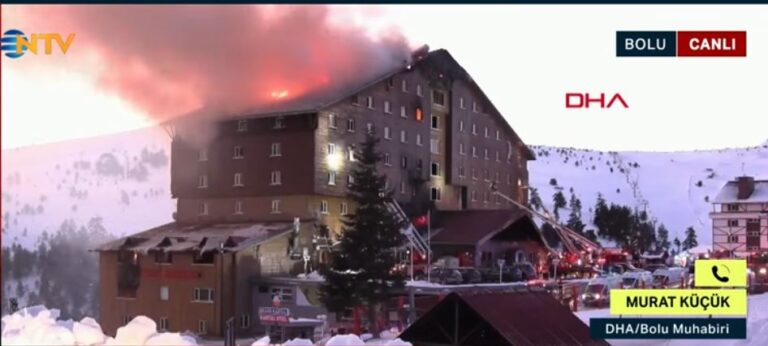 Incendiu într-o stațiune de schi din Turcia: Cel puțin 66 de morți, peste 50 de răniți
