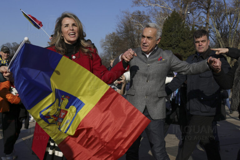 Călin Georgescu promite pace, dar ne va băga în război. Cum s-a sincronizat cu Moscova în două momente critice pentru Putin: în preajma invaziei și în preajma negocierilor