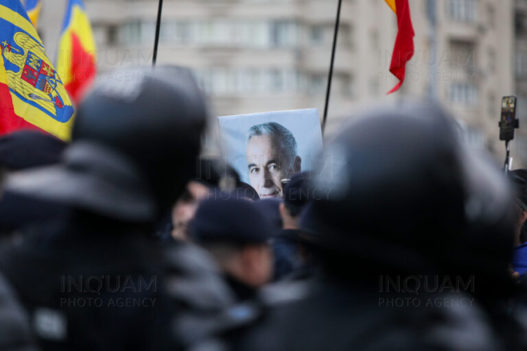 Reuters: Riscuri pentru ratingul României și tensiuni cu Washingtonul / Austeritatea întărește extrema dreaptă