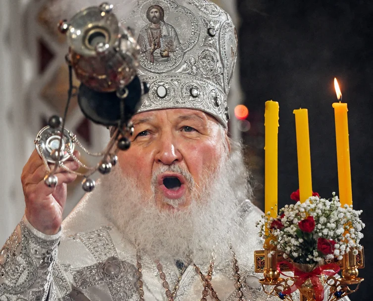 Goniți de păcătosul Kiril. Prețul plătit de preoții pe care Biserica Ortodoxă Rusă i-a suspendat pentru că s-au opus războiului