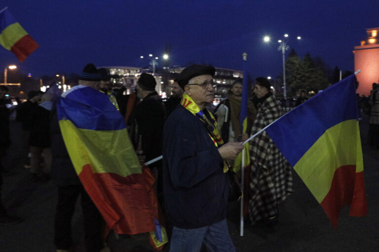 Digi24.ro: Cine e în spatele mișcării „Valul Democrației”, care a vrut să „inunde” Parchetul General cu plângeri penale pentru anularea alegerilor