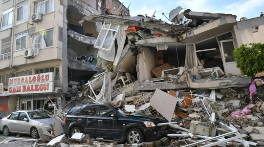 Cutremur devastator în Tibetul chinez: Cel puţin 126 de morţi şi 180 de răniţi / Numeroase clădiri, surpate