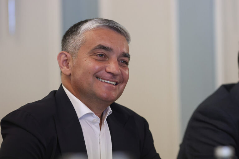 DNA cere arestarea preventivă a primarului oraşului Sinaia / Vlad Oprea ar fi încălcat controlul judiciar
