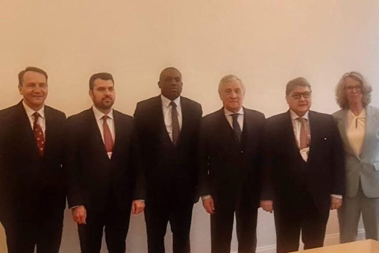 Hurezeanu, la München – Discuţii cu senatori americani despre ingerinţele străine în alegerile prezidenţiale din România