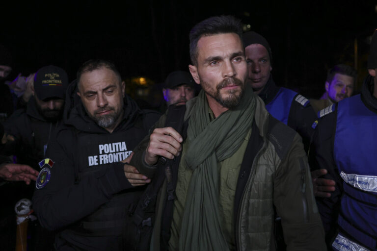 Eugen Sechila, trimis în judecată după ce a făcut o troiță pe care a pus simboluri legionare
