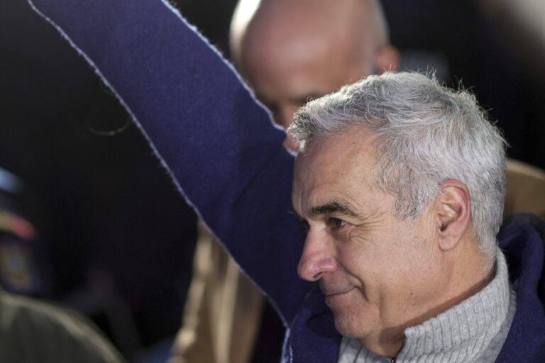 Istoricul Armand Goşu: Călin Georgescu nu cred că este creaţia ruşilor. Mai degrabă a ieşit din spuma serviciilor româneşti. Nu e vorba doar de SIE, e o mare problemă şi în Armată