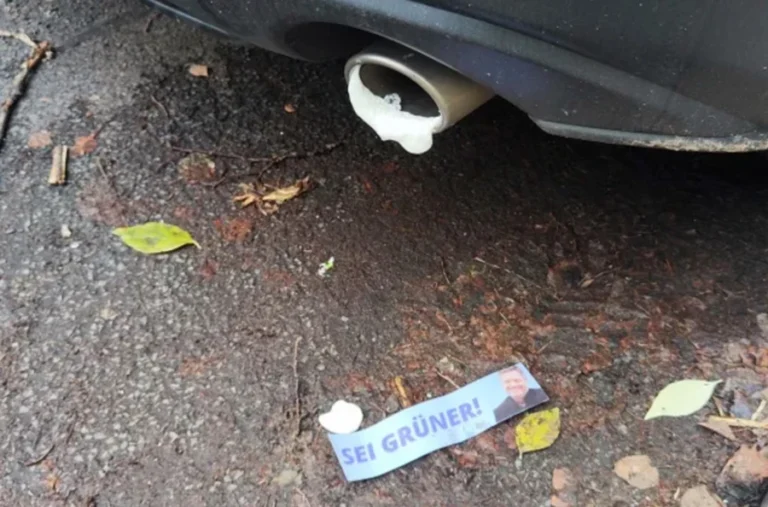 Un român, vizat de o anchetă în Germania cu privire la vandalizarea a 270 de maşini. Presa evocă o posibilă legătură cu Rusia
