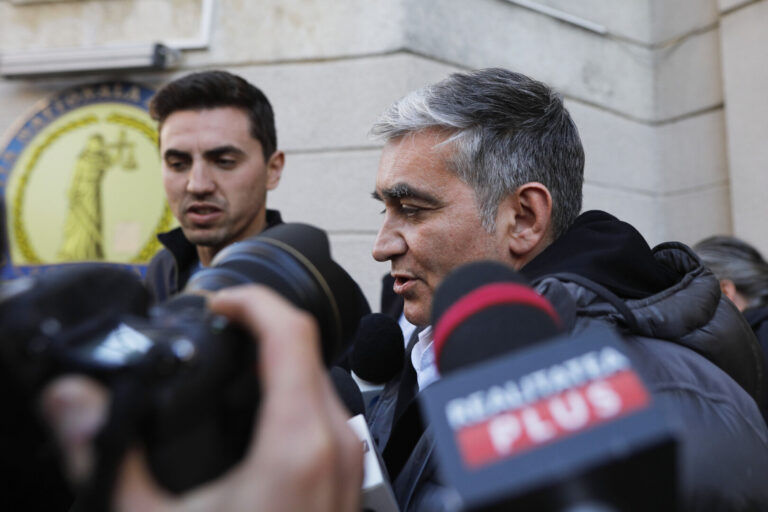 Primarul din Sinaia, Vlad Oprea, a fost dus în arest preventiv