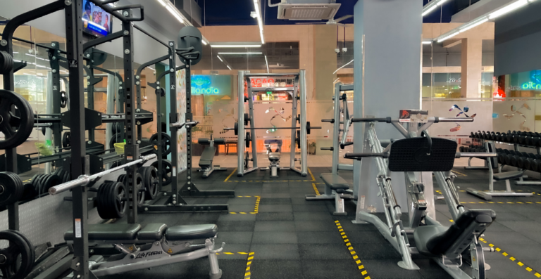 Cum să Alegi Sala de Sport Ideală: Ghid pentru un Antrenament Eficient și Plăcut