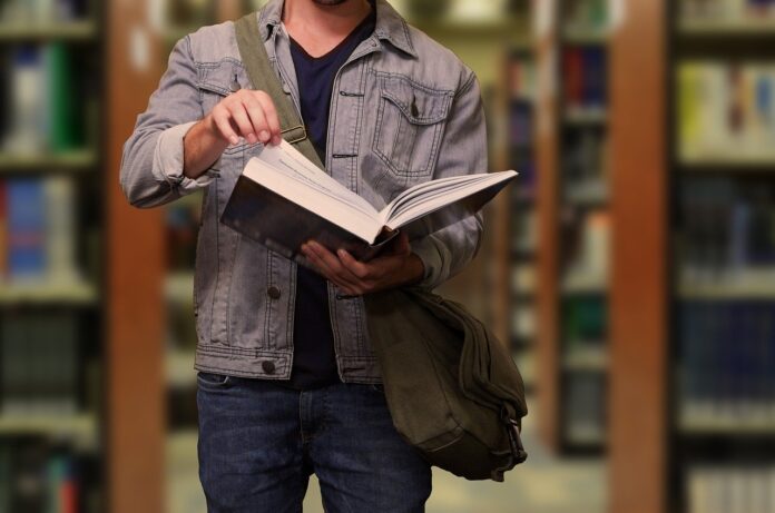 Reportaj Le Monde: România, ţară de refugiu pentru studenţii care nu intră la Medicină în Franţa