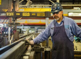 Eurostat: România, printre statele membre UE care au raportat scăderea producției industriale, în aprilie