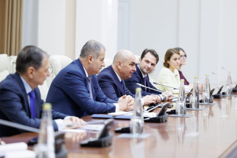 Sondaj alegeri prezidențiale 2025: Ilie Bolojan îl poate învinge pe Georgescu în turul 2