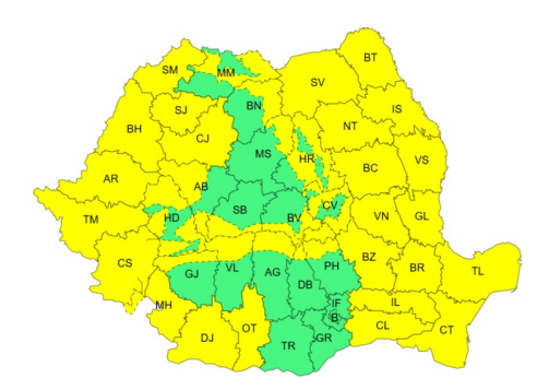 ANM: Ploi, care se vor transforma în lapoviţă şi ninsoare, în cea mai mare parte a ţării, până joi dimineaţă
