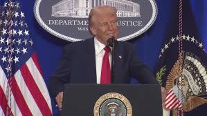 Trump, discurs politic fără precedent la Departamentul de Justiţie