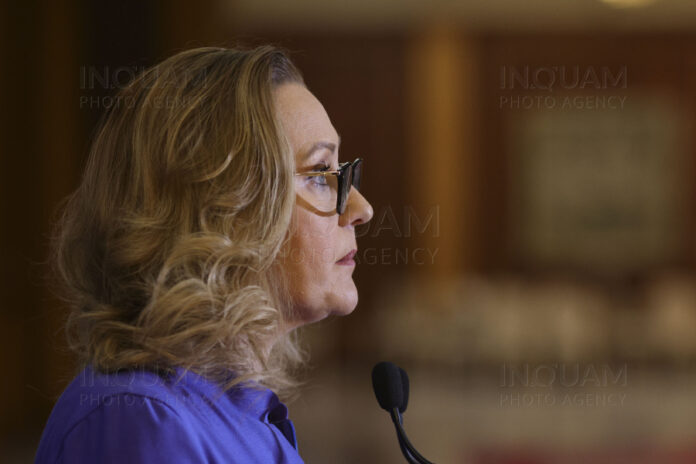 „Minunea” Lasconi: Nedreaptă și jignitoare cu Nicușor Dan. Servilă cu Trump și Musk. Retoric, aliniată cu Putin, Vance, Călin Georgescu, AUR, SOS, POT. Și foarte jos în sondaje