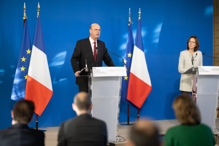 Ministrul francez al Economiei, Éric Lombard: Franţa se opune folosirii activelor ruseşti blocate la finanţarea unor cheltuieli militare europene. Noi nu suntem în război cu Rusia