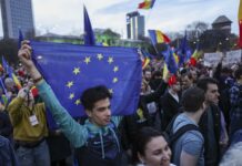 VIDEO | „România e sub asediu” – Protest organizat în Piaţa Victoriei de mai multe asociaţii neguvernamentale