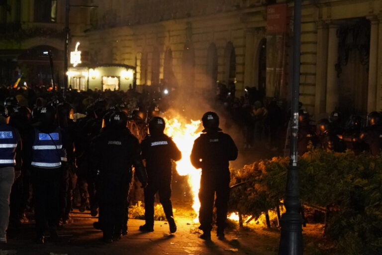 Poliţia Capitalei, dosar penal pentru distrugere, în cazul violenţelor de la BEC