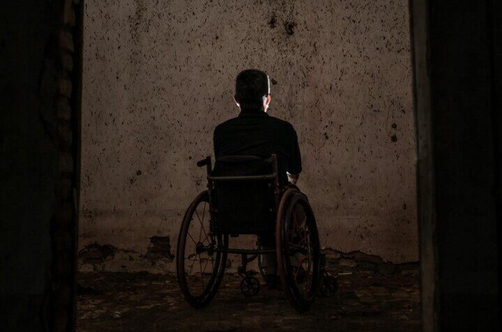 Guvernul laburist din Marea Britanie anunță că va reduce cu 5 miliarde de lire pe an ajutoarele pentru persoanele cu handicap