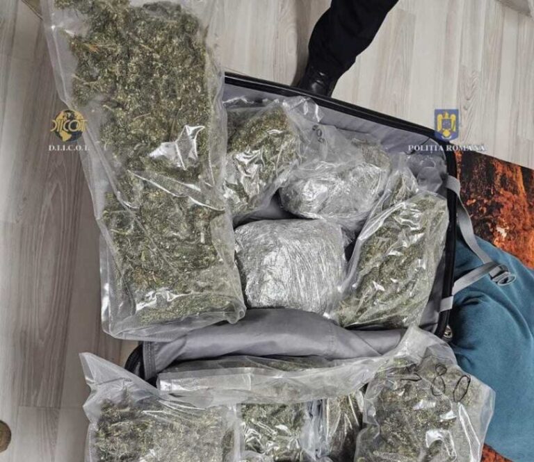 Şef de Poliţie din Timişoara, prins cu droguri în casă / Precizările DIICOT