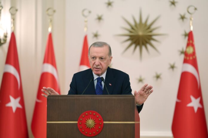 Represiunile din Turcia dăunează economiei sale. Turcii de rând vor plăti prețul arestării lui Imamoglu, dar un preț va plăti și Erdogan