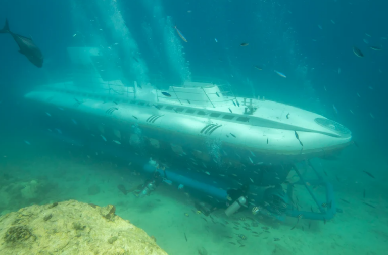 Egipt: Şase morți, după scufundarea unui submarin turistic în Marea Roșie