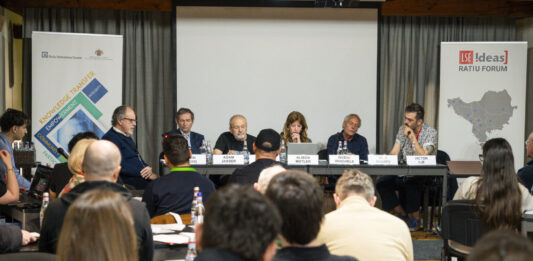 Images of the April 12-13 Journalism Masterclass courtesy of the Ratiu Forum.