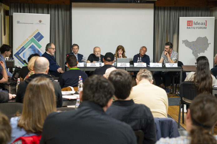 PHOTOS | Russian disinformation and war reporting under focus at Ratiu-LSE Journalism Masterclass Images of the April 12-13 Journalism Masterclass courtesy of the Ratiu Forum.