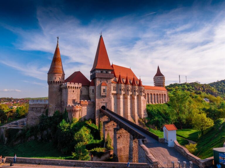 Castelul Corvinilor, între principalele destinații din România și în anul 2025