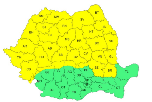 ANM: Vremea se răceşte accentuat şi sunt anunţate ploi, lapoviţă şi ninsoare/ Cod galben de vânt puternic şi viscol la munte