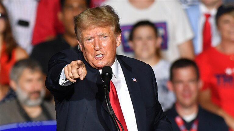 Donald Trump a depus plângere împotriva BBC și cere despăgubiri de 10 miliarde de dolari