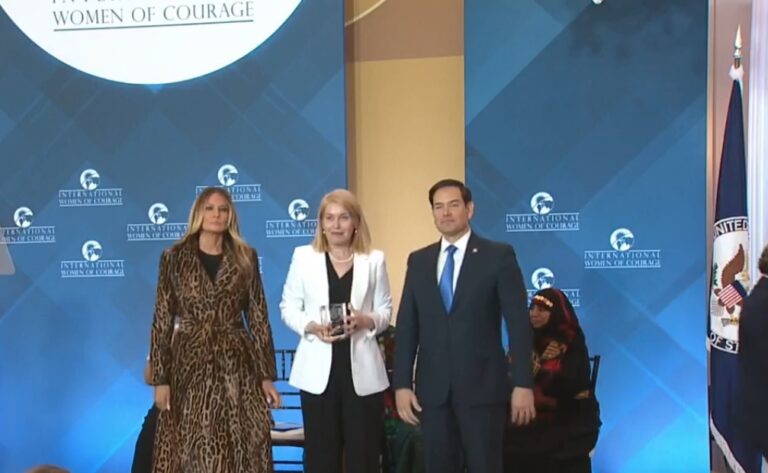 VIDEO | Melania Trump premiază 8 femei care ”îndeamnă la progres”. Printre acestea se numără și românca Georgiana Pascu