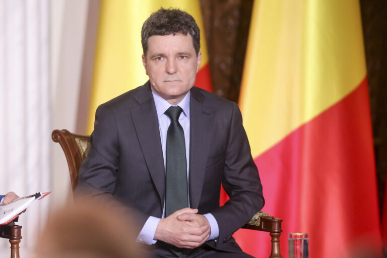 Prezidențiale2025 – dezbatere TVR | Nicușor Dan spune că a ajuns partener de afaceri cu Octavian Radu, neștiind că acesta colaborase cu Securitatea